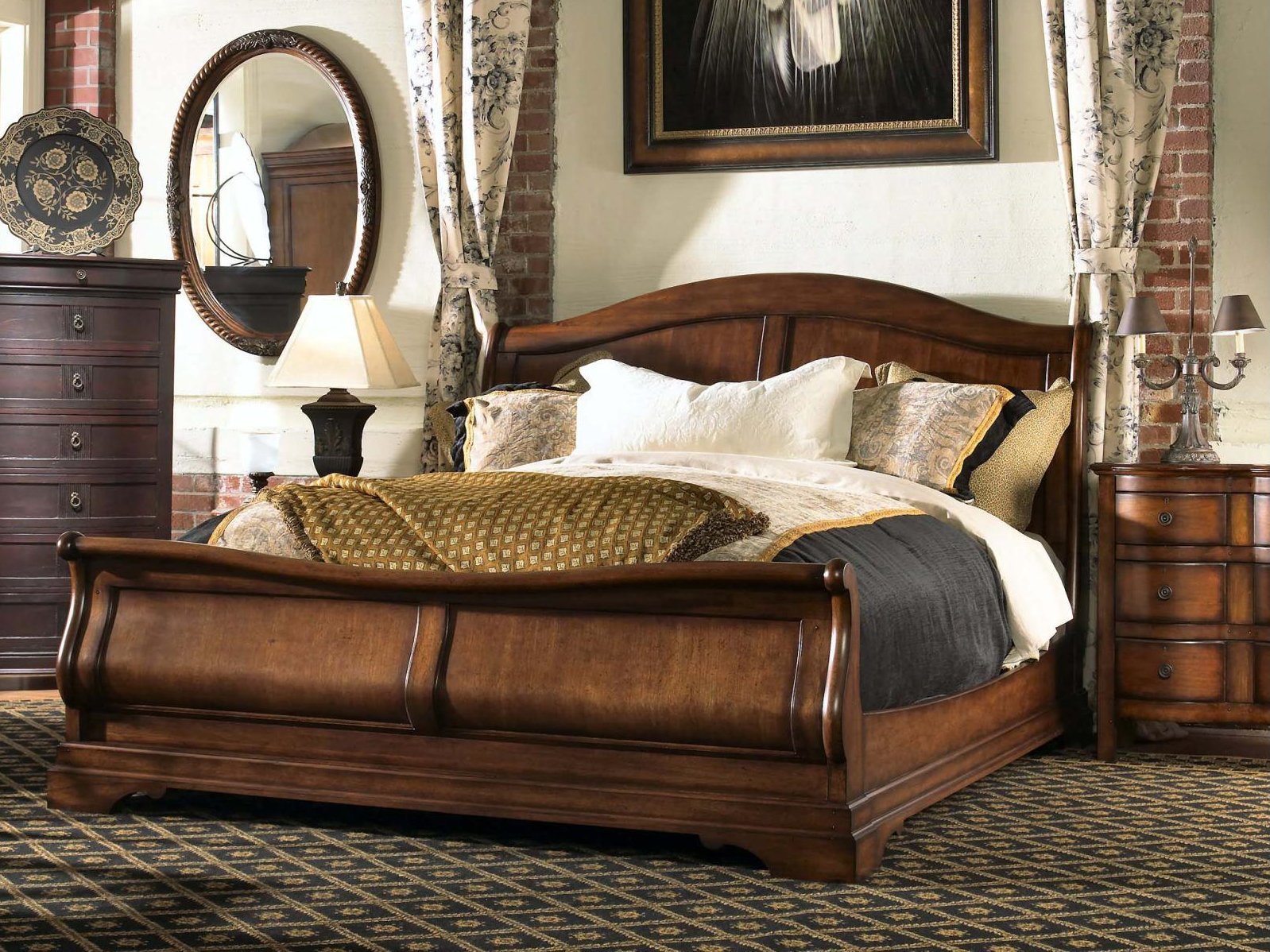 Кровать итальянский орех двухспальная классический стиль